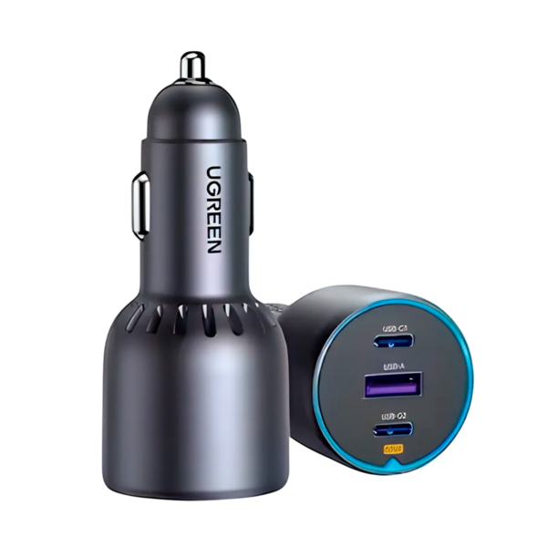 Carregador veicular UGREEN de 75W com duas portas USB-C e uma USB, em metal
